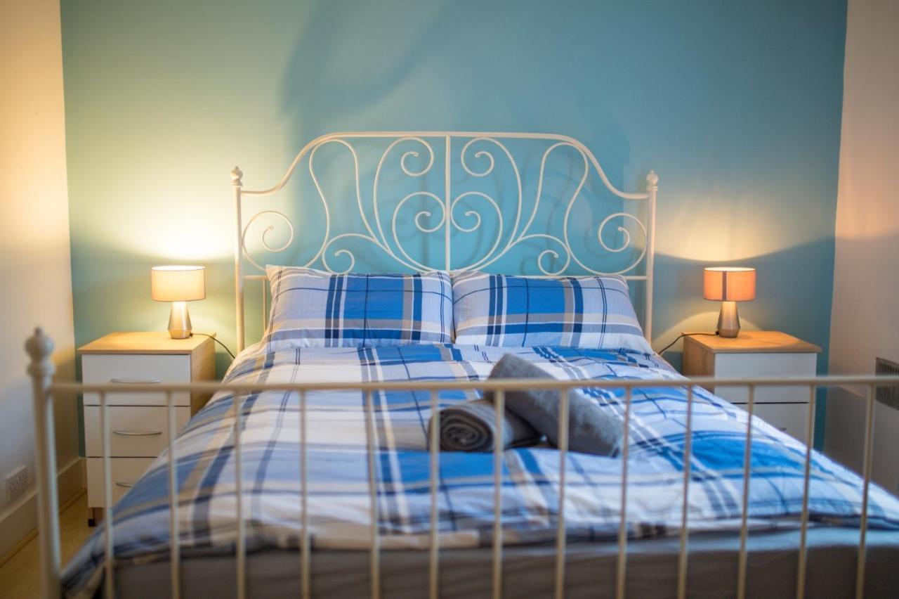 Exclusive Offers L Last-Minute Specials L Parking Free L Double Bed House L Uk L Gaming Room L Komfy 3 Bedroom Cottage With Riverview L Perfect For Short Or Long Stays Reading Kültér fotó