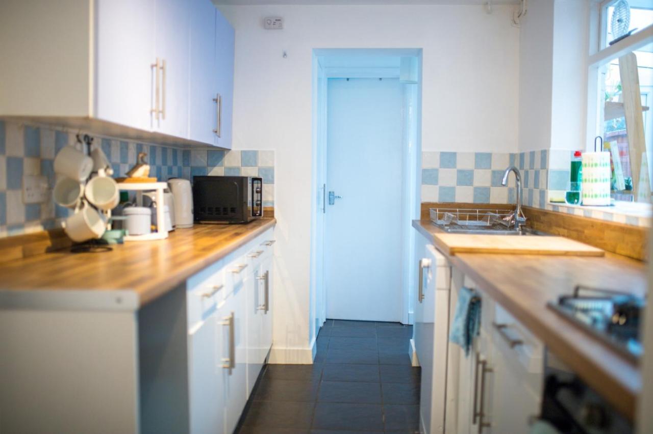 Exclusive Offers L Last-Minute Specials L Parking Free L Double Bed House L Uk L Gaming Room L Komfy 3 Bedroom Cottage With Riverview L Perfect For Short Or Long Stays Reading Kültér fotó