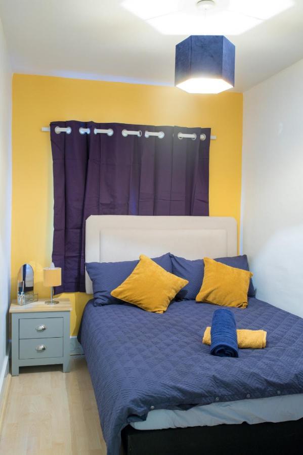 Exclusive Offers L Last-Minute Specials L Parking Free L Double Bed House L Uk L Gaming Room L Komfy 3 Bedroom Cottage With Riverview L Perfect For Short Or Long Stays Reading Kültér fotó