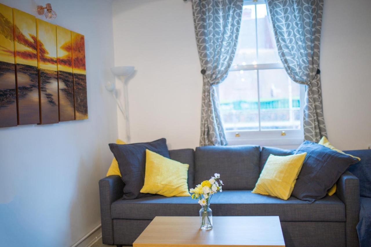 Exclusive Offers L Last-Minute Specials L Parking Free L Double Bed House L Uk L Gaming Room L Komfy 3 Bedroom Cottage With Riverview L Perfect For Short Or Long Stays Reading Kültér fotó