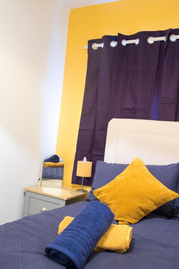 Exclusive Offers L Last-Minute Specials L Parking Free L Double Bed House L Uk L Gaming Room L Komfy 3 Bedroom Cottage With Riverview L Perfect For Short Or Long Stays Reading Kültér fotó