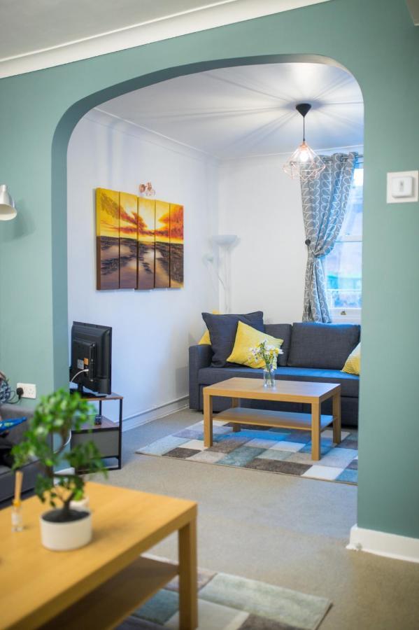 Exclusive Offers L Last-Minute Specials L Parking Free L Double Bed House L Uk L Gaming Room L Komfy 3 Bedroom Cottage With Riverview L Perfect For Short Or Long Stays Reading Kültér fotó