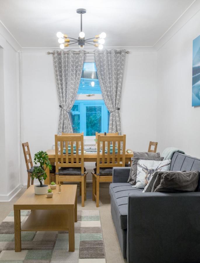 Exclusive Offers L Last-Minute Specials L Parking Free L Double Bed House L Uk L Gaming Room L Komfy 3 Bedroom Cottage With Riverview L Perfect For Short Or Long Stays Reading Kültér fotó